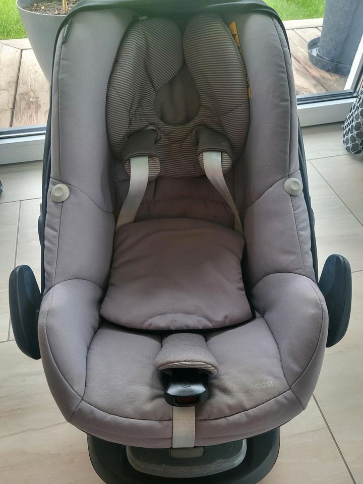 MAXI-COSI Babyschale + FamilyFix Station in Vilshofen an der Donau