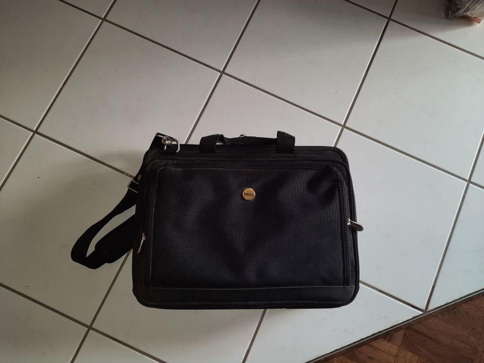 DELL Notebook Tasche + HP Notebook Tasche in Emmendingen