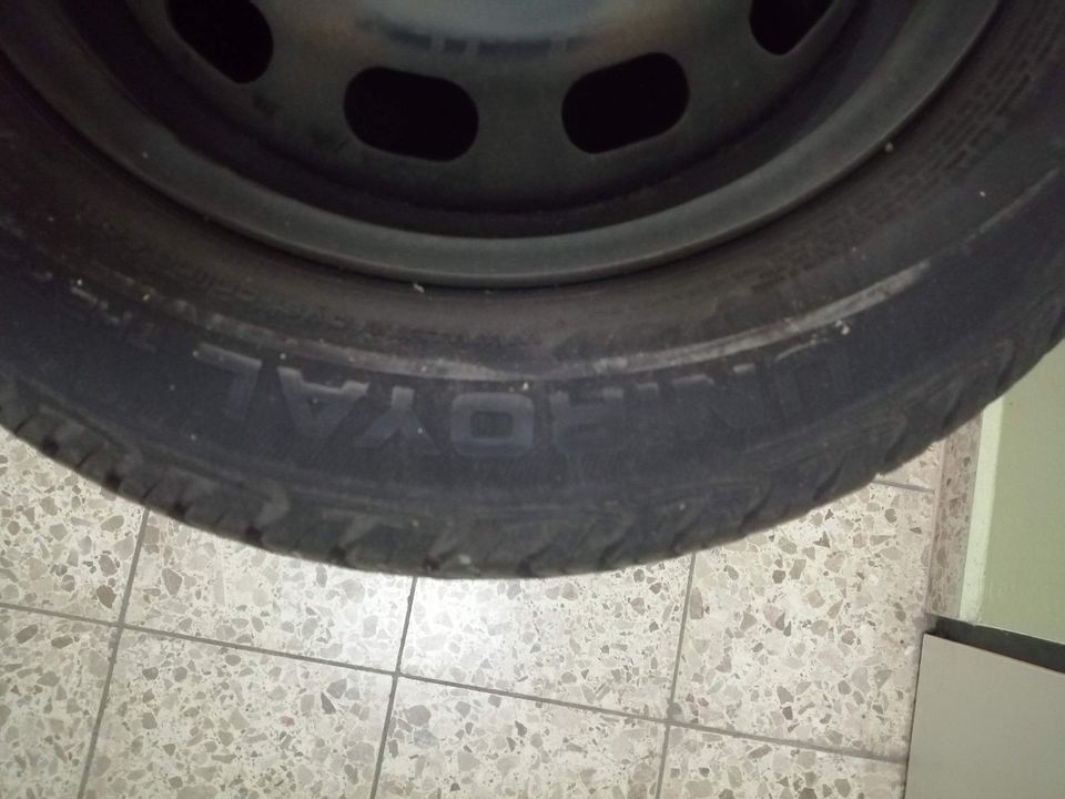 4 Winterreifen 175/65 R 14 Uniroyal mit Stahlfelgen in Hannover