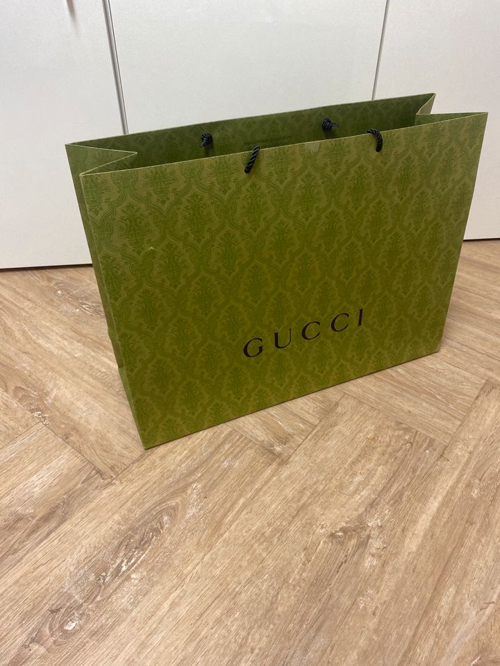 Gucci Tüte Bag Tasche grün Orginal groß in Bamberg