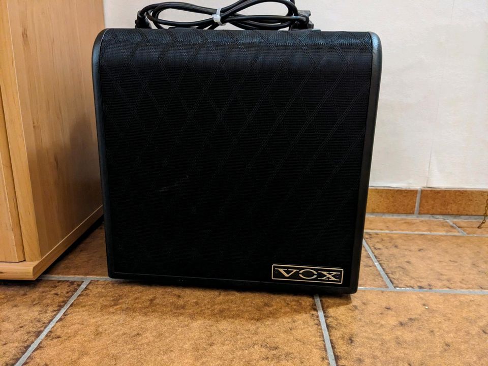 Verstärker VOX AGA70 Akustikgitarren-Combo, 70 Watt in Niestetal