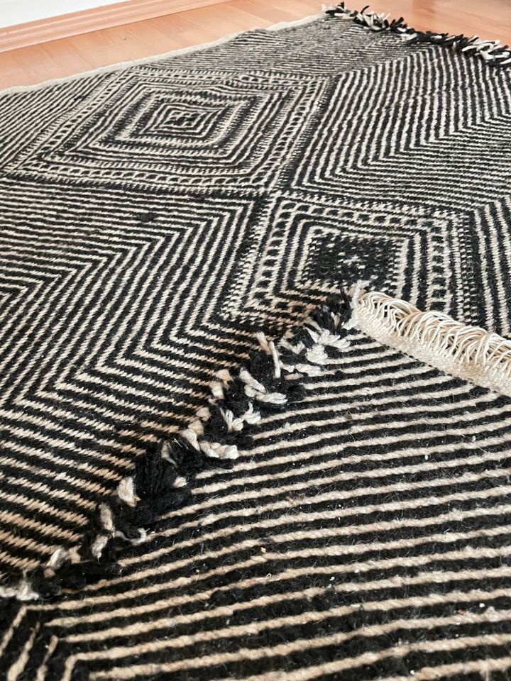 Teppich handgemacht Marokko schwarz/weiß in Hamburg