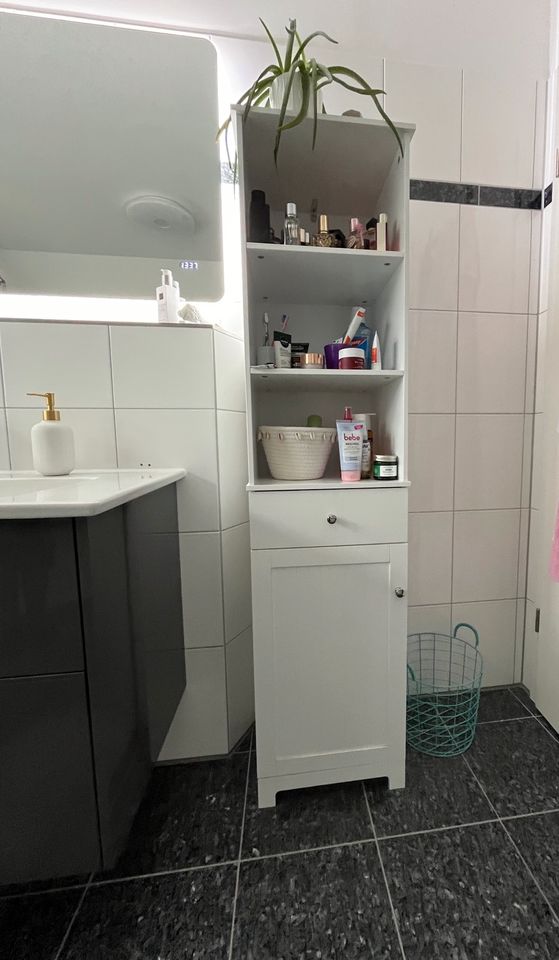 Badezimmer Hochschrank Landhaus Stil Badezimmer Schrank in Kakenstorf