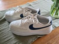Nike court vision alta EUR 41 (US 9.5) neuwertig Bayern - Schöllkrippen Vorschau