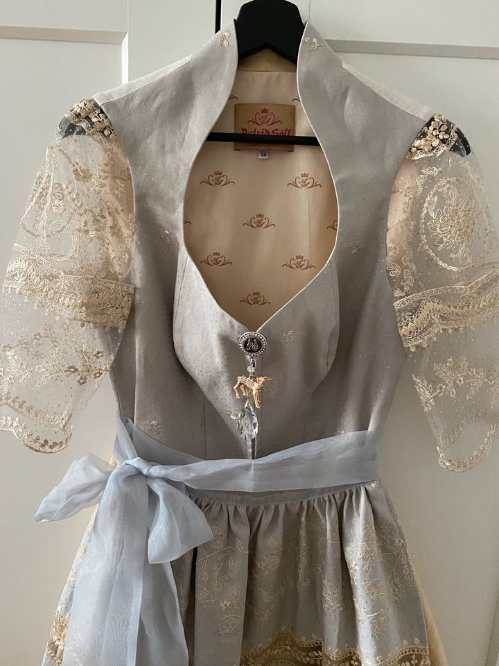 Astrid Söll  Dirndl Couture mit Bluse und Schürze, Leinen, Gr. 36 in Duisburg