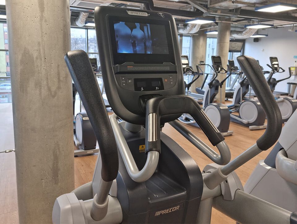 Paket : 2 x PRECOR AMT 865 P62 Open Stride in Dresden