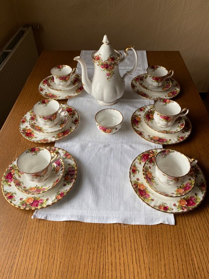 Royal Albert Old Country Roses Kaffeeservice 6 Personen in Ahlerstedt