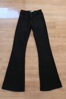 Bershka Denim schwarze Jeans Hose Flare Gr. 36 Nordrhein-Westfalen - Bornheim Vorschau