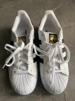 Adidas Superstar Schuhe Größe 39 Niedersachsen - Wolfsburg Vorschau