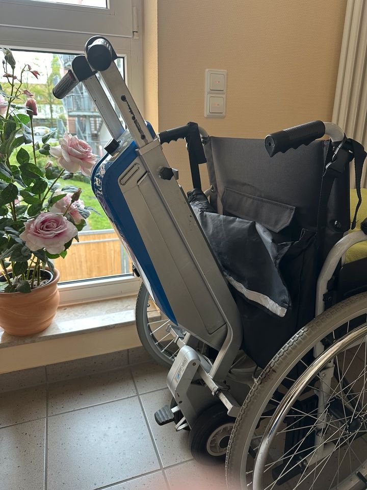 Schiebehilfe für Rollstuhl in Weiterstadt
