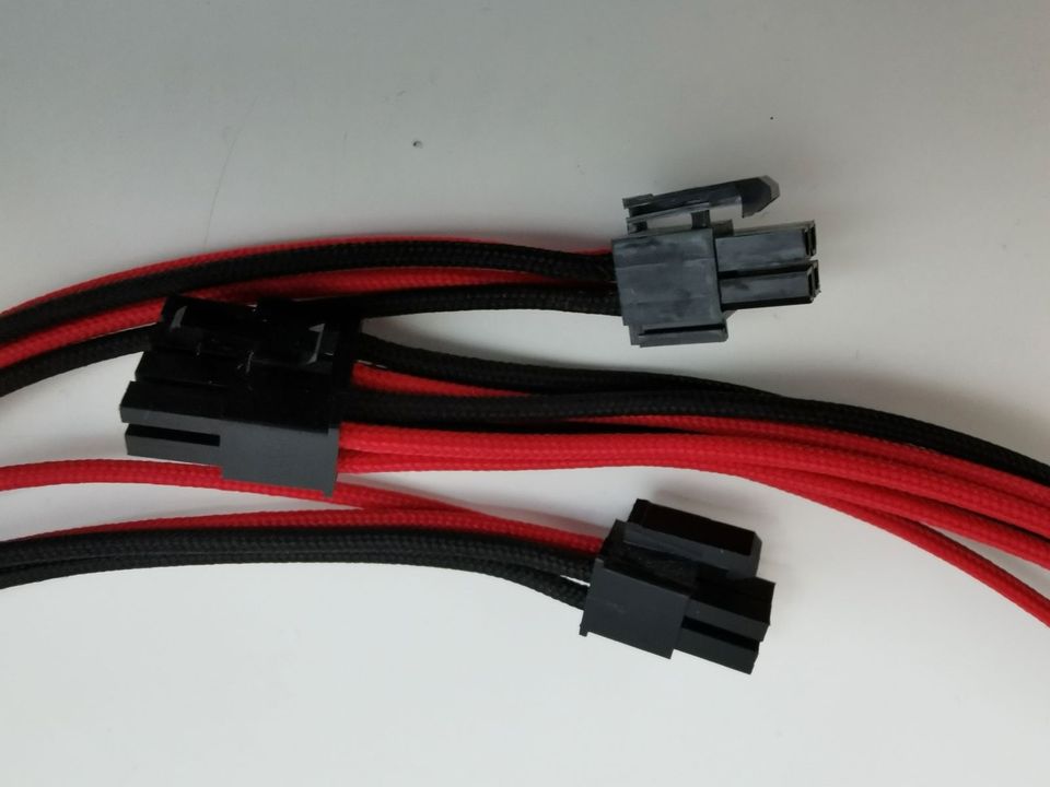 Cablemod Kabelsleeve Schwarz/Rot Kabelset in Ludwigsau