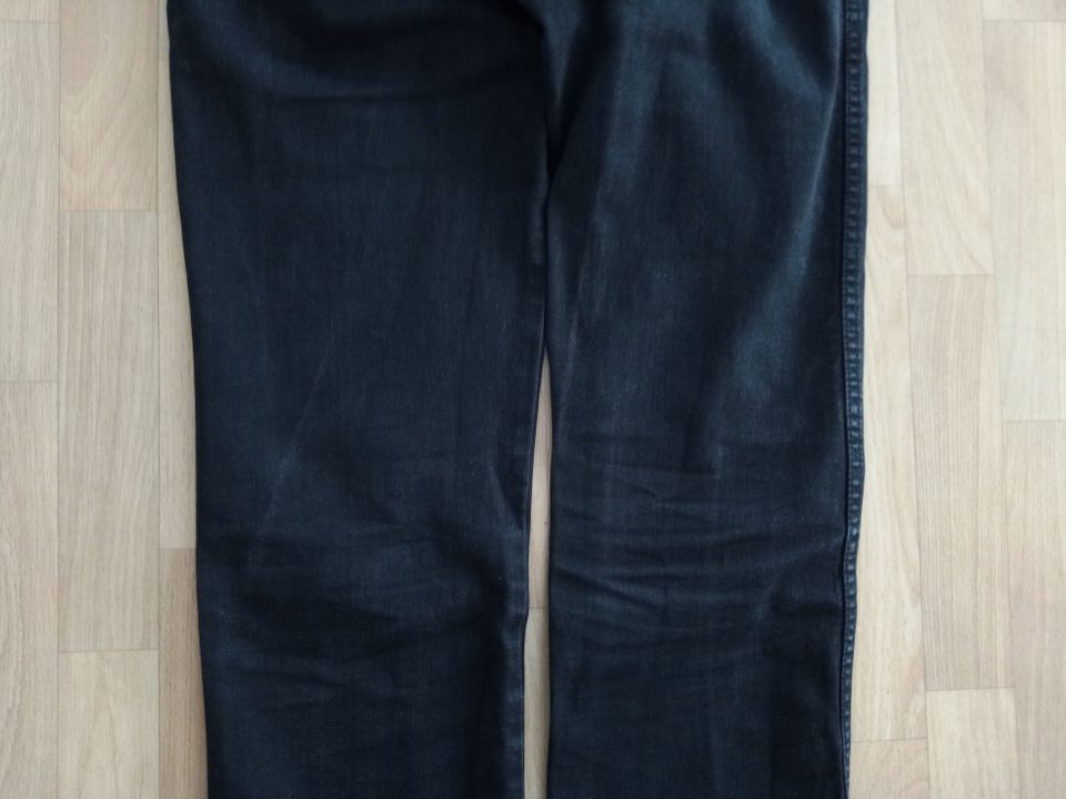 Wrangler Herren Jeans Jeanshose schwarz in Krauschwitz