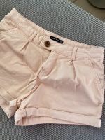 Shorts von Bershka, Gr. 36, rosa Kr. München - Hohenbrunn Vorschau