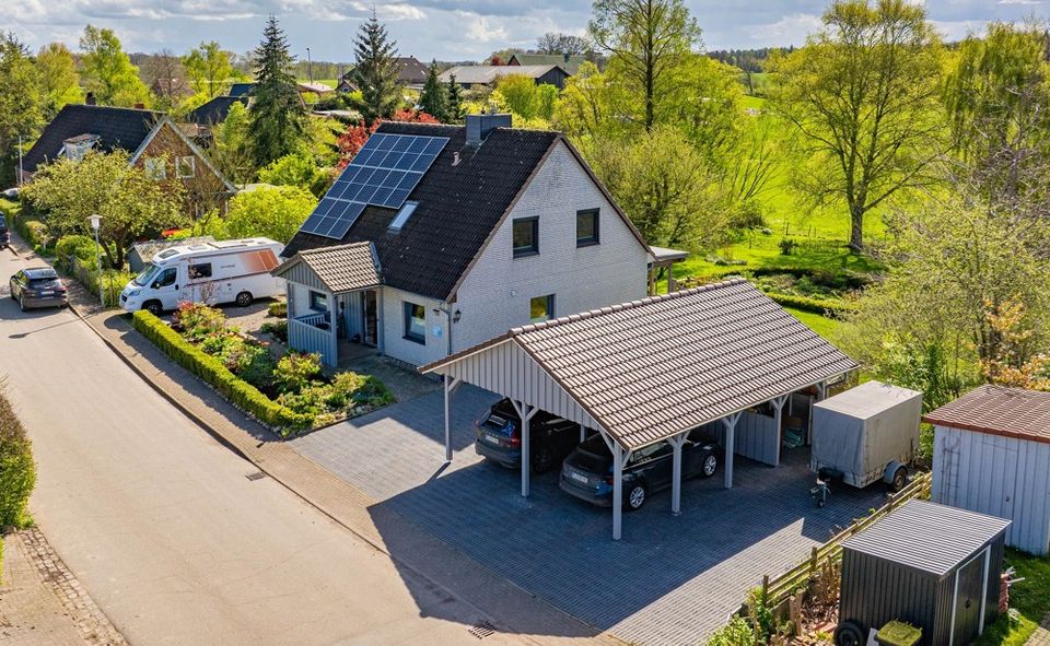 Viel Platz in ruhiger Lage - Modernisiertes Einfamilienhaus mit großem Grundstück in Fargau-Pratjau