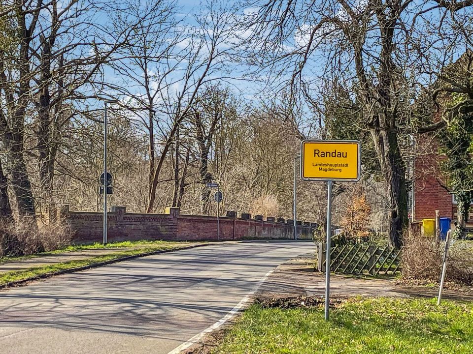 Idyllisch Wohnen: Doppelhaushälfte vor den Toren Magdeburgs in Magdeburg