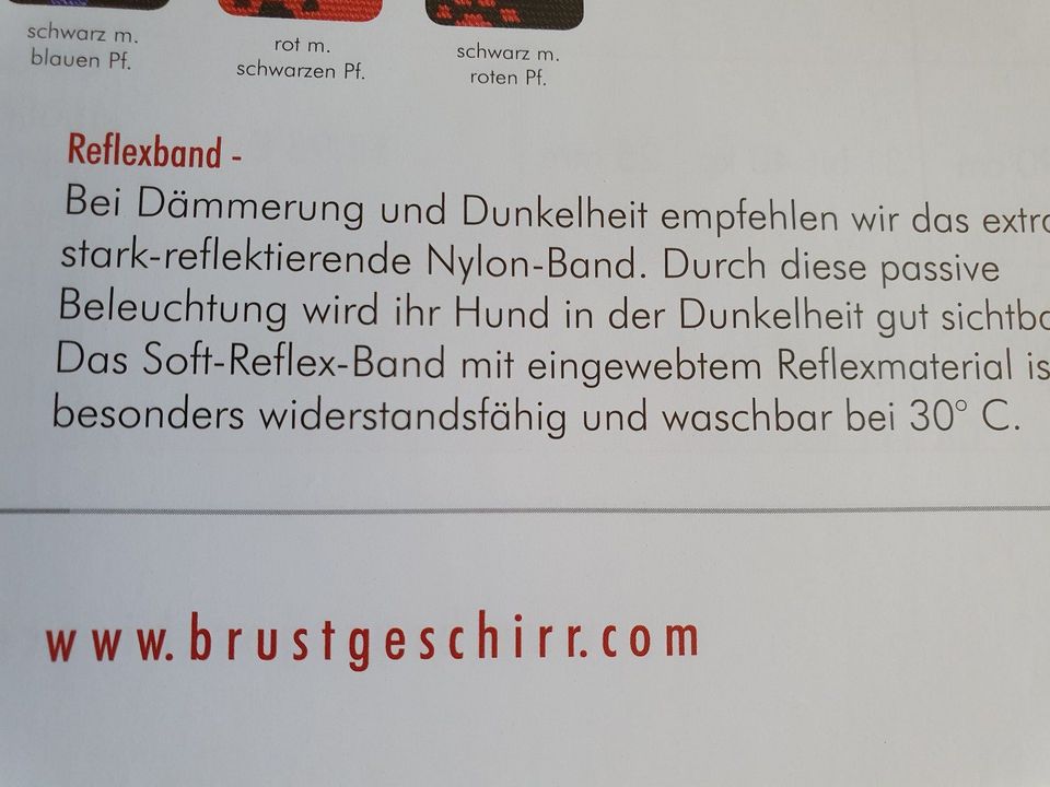 Hundegeschirr von Feltmann rot mit Reflexstreifen in Frankfurt am Main
