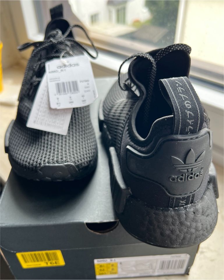 Adidas NMD_R1  Gr. 42 NEU + OVP in München