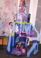 Großes Monster High Puppenhaus mit Möbeln und Puppen Dithmarschen - Nordhastedt Vorschau