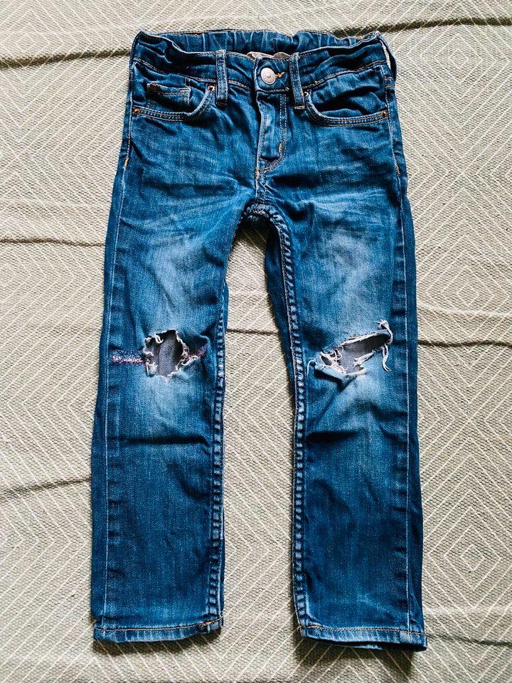 H&m squin Jeans dunkelblau destroyed slim bootcut 104 Lässig in Düsseldorf