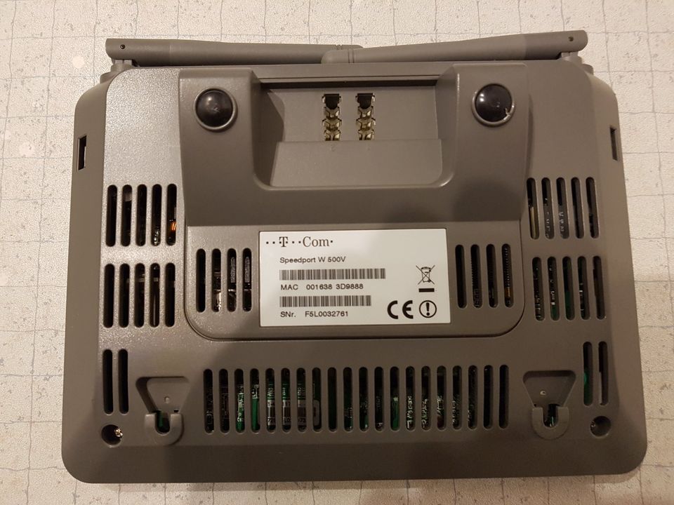 FRITZBox 7112 od.Speedport W 303V od.W 500V WLAN Modem Router in Düsseldorf