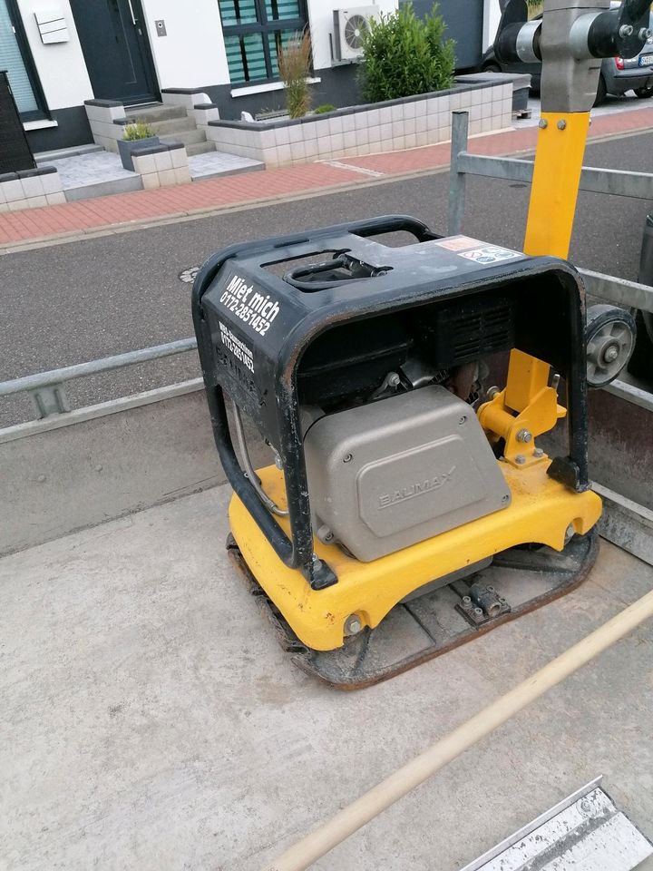 Minibagger Bagger Radlader Steinsäge Rüttelplatte zu vermieten in Gochsheim