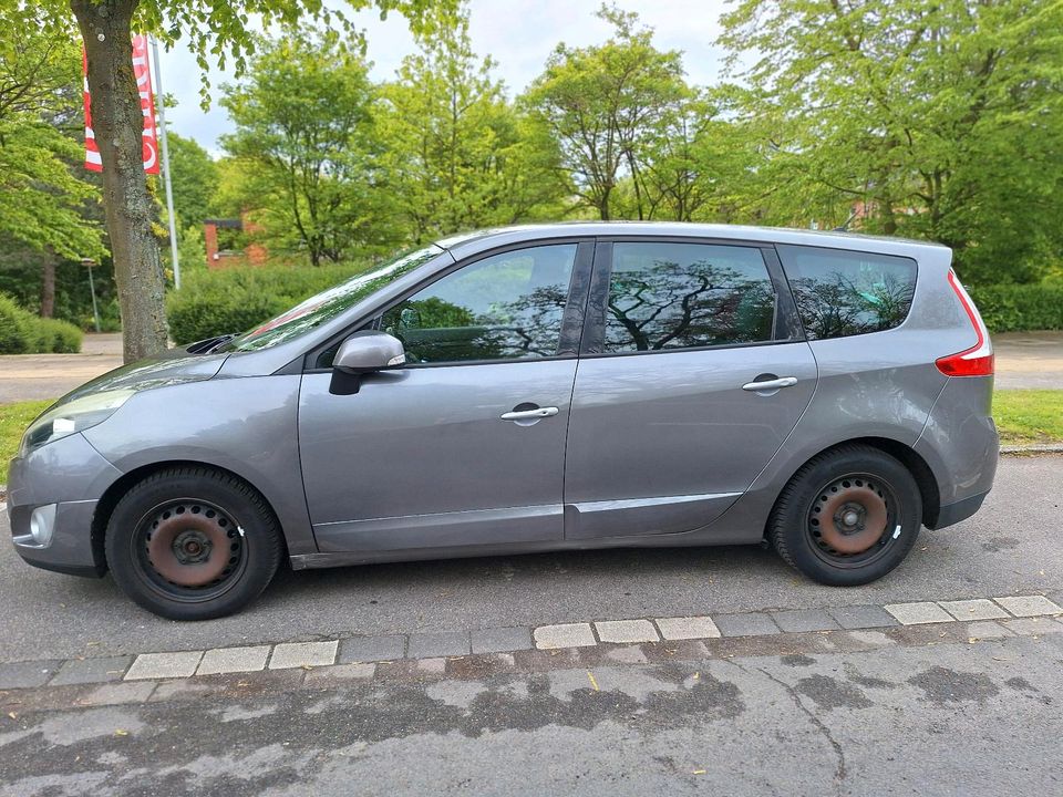 KfZ PKW Auto Renault Senic grande 7 Sitzer in Krefeld