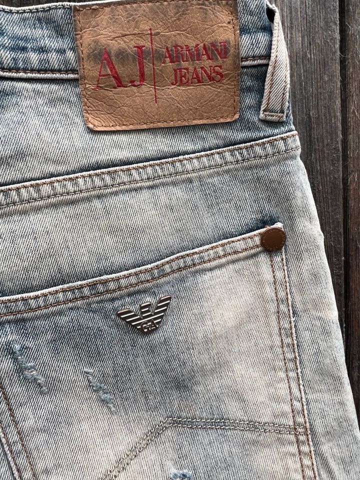 Armani Jeans für Männer in der Größe 33 / extra slim fit in Landshut