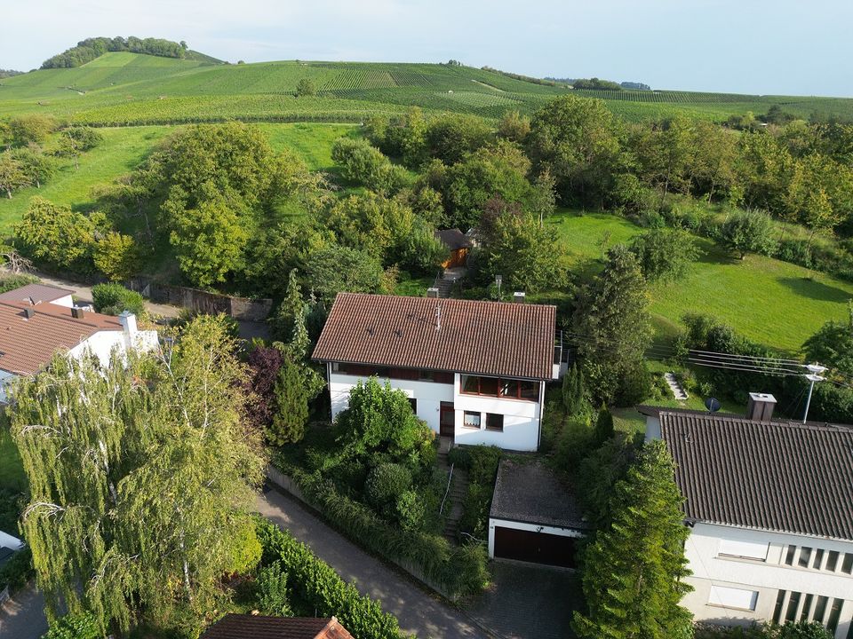 Einzigartige Lage - Unverbaubarer und traumhafter Ausblick mit herrlichem Gartenparadies! in Abstatt