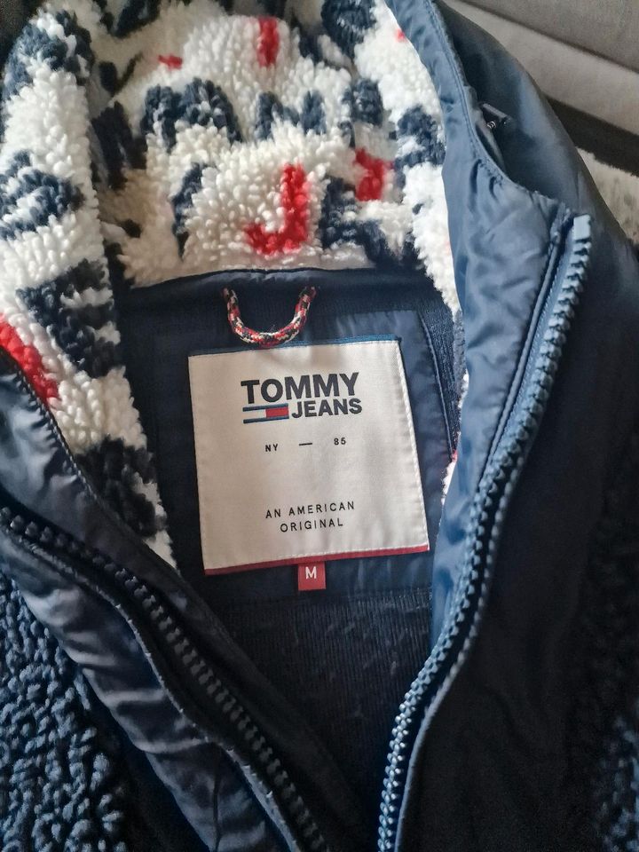 Tommy Hilfiger Pulli Gr M in Velbert