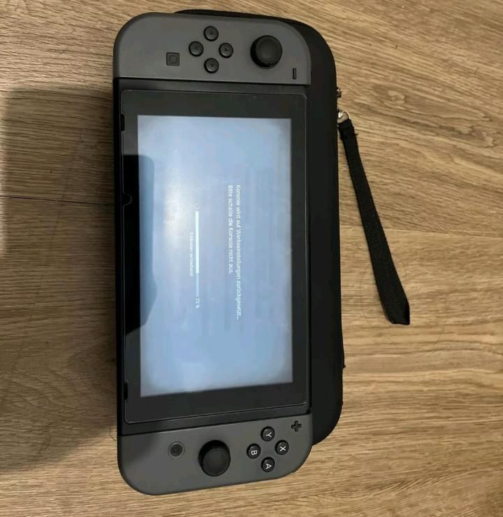 Nintendo Switch V1 (HAC-001) inkls tasche  und 512 gb Sd in Landau in der Pfalz