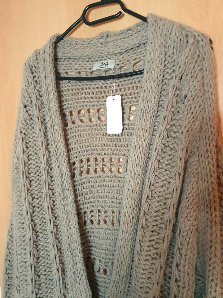 Italy weiche Xuna Strickjacke Poncho Jacke beige 38 40 42 44 in Brühl