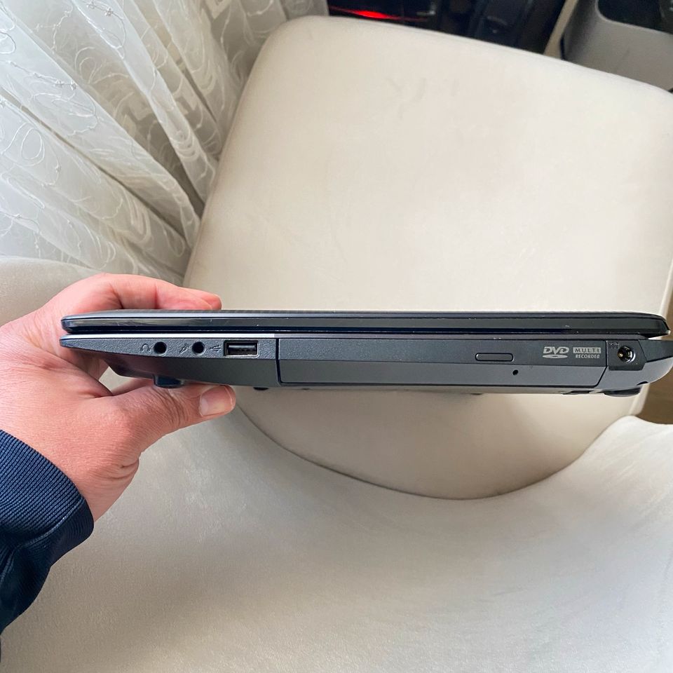 Laptop ASUS K55D in Reutlingen