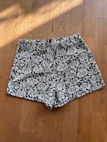 Shorts von Mango Sommer Frühling Blumen blogger high waist Neuhausen-Nymphenburg - Neuhausen Vorschau