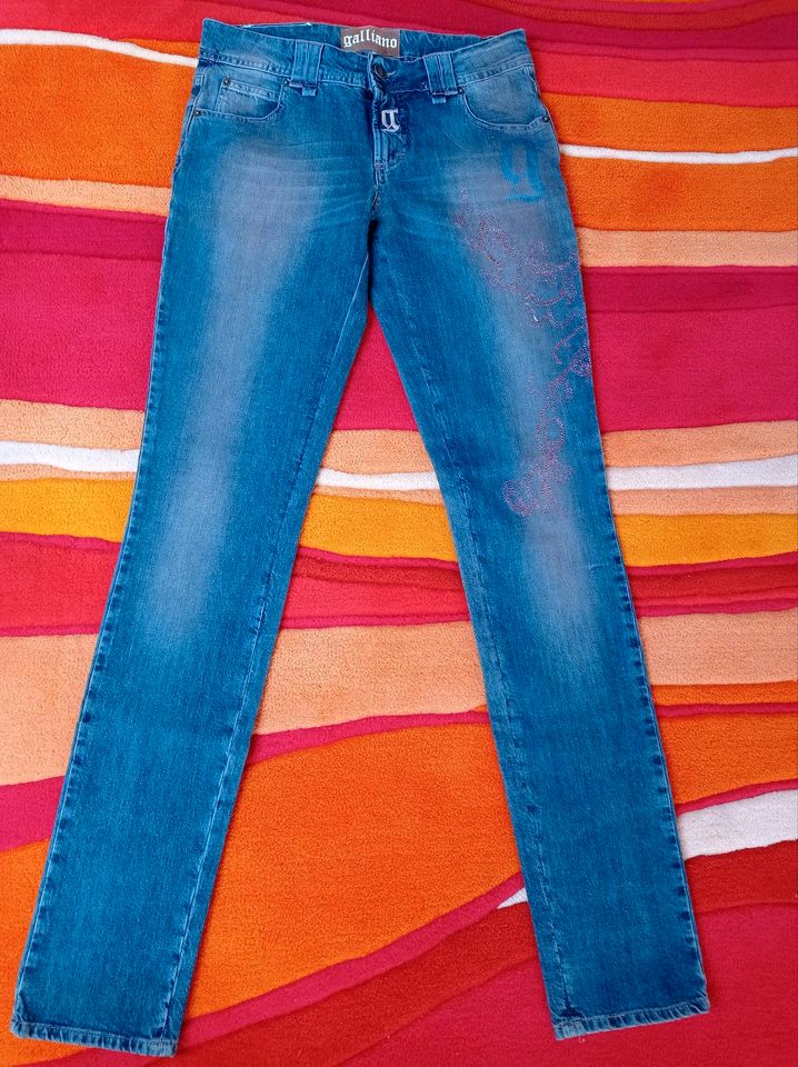 Neuwertige Galliano Frauen Mädchen Jeans Hose Größe 27 41 in Marktoberdorf