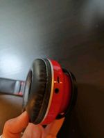 Red and black headphones Hessen - Marburg Vorschau
