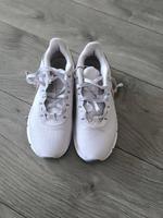 Turnschuhe Nike Gr 37,5 Nordrhein-Westfalen - Solingen Vorschau