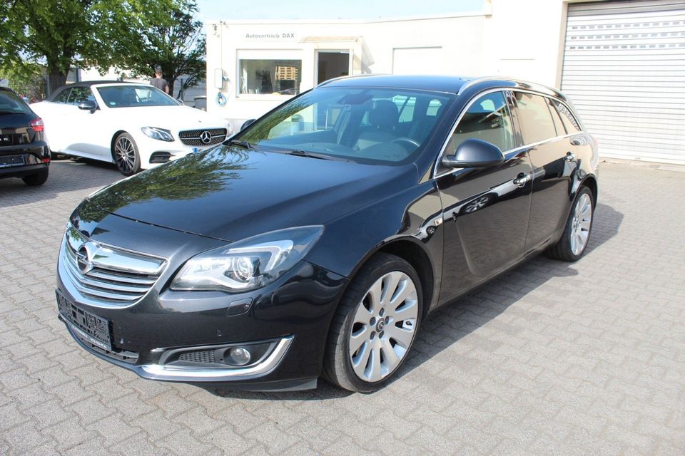Opel Insignia A Sports 2.0 Tourer Innovation 4x4 in Bendorf