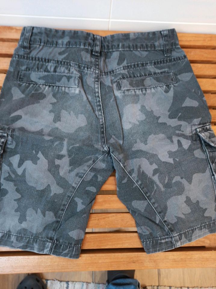 Coole Shorts   Cargoshorts gr.140 in Wuppertal