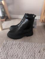 Esmara Chelsea Boots Stiefeletten schwarz Gr. 40 NEU Sachsen-Anhalt - Bernburg (Saale) Vorschau