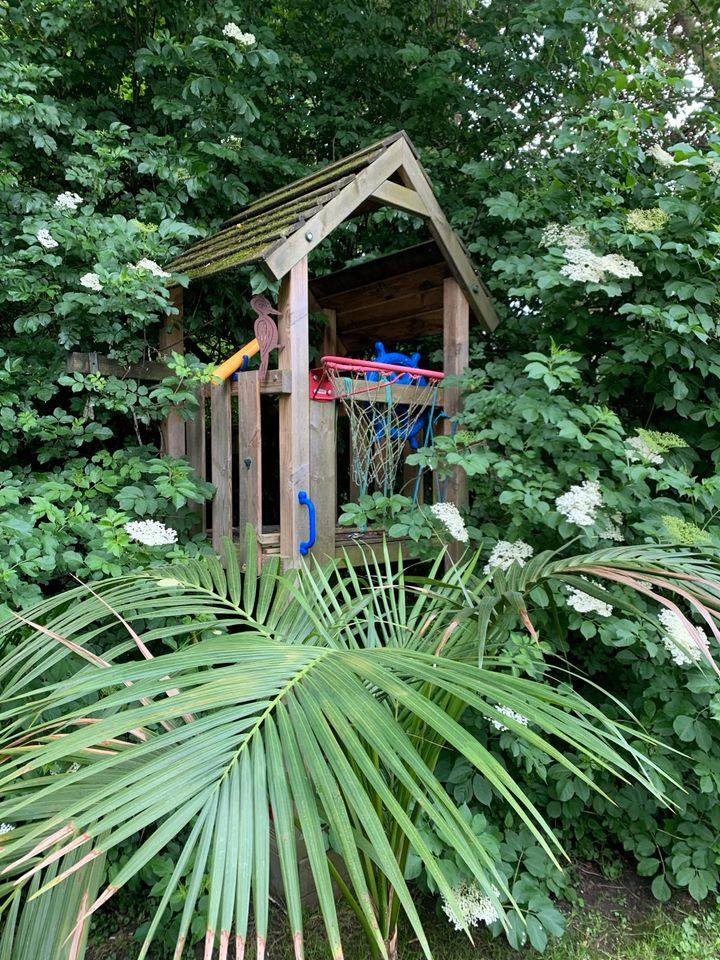 Kinder- Spielhaus für den Garten zu verschenken in Essen