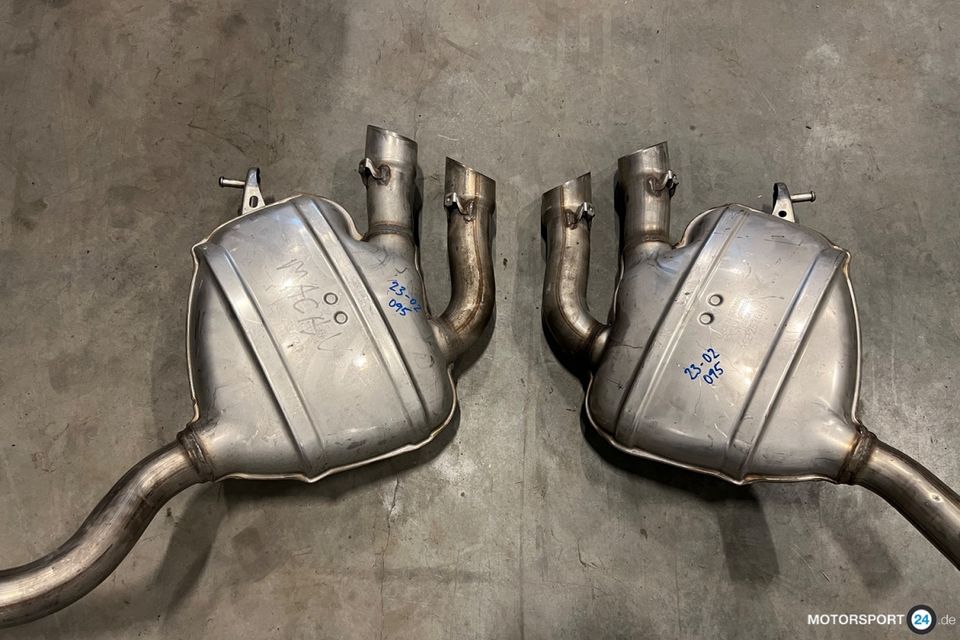 Porsche Macan Auspuff ESD neuwertig 95B.253.612.D Exhaust in Berlin