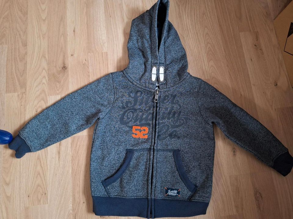 Sweatshirtjacke Gr. 110 in Zwiesel