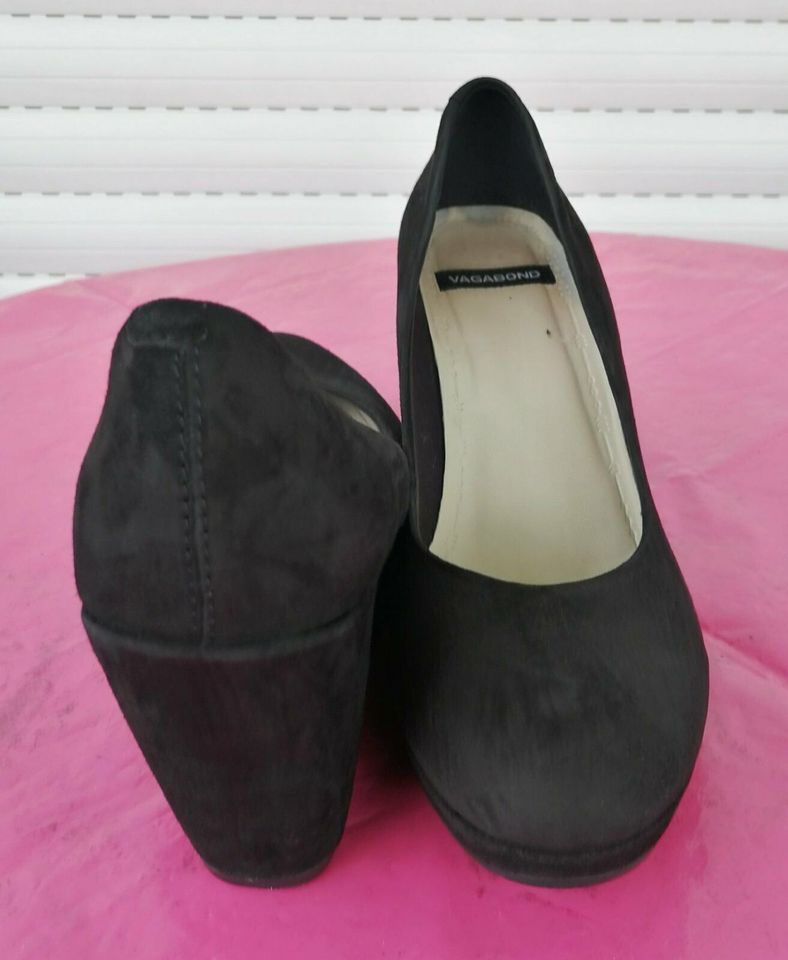 VAGABOND Skandinavien Keilpumps Pumps Nubukleder EU 39 NEU NP 90€ in Dortmund