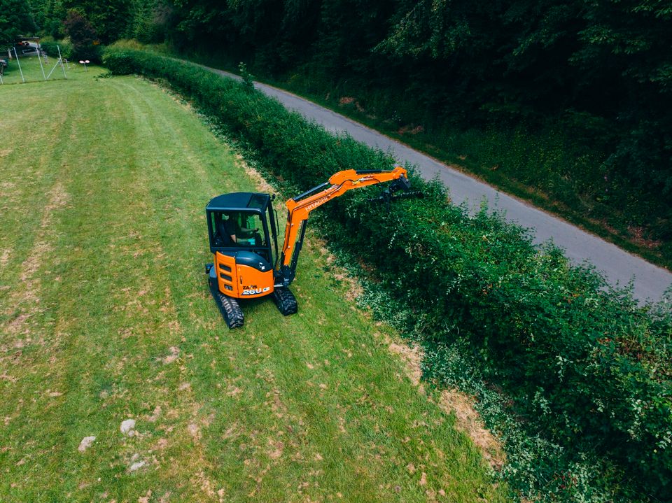 GREENETEC HL 212 Heckenschere /Astschere für Ausleger /Bagger in Schmallenberg