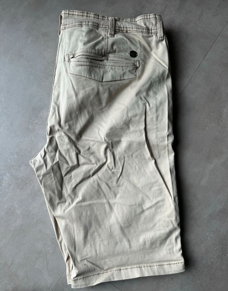 Kurze Hose Mann / Beige in Zwickau