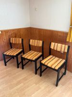 Drei Stühle zu verschenken. Siebzigerjahre Style. Massivholz. Niedersachsen - Nordenham Vorschau