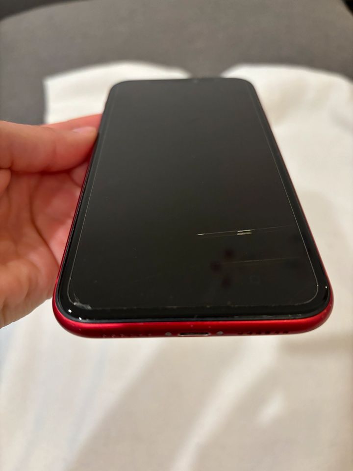 I Phone 11, 128 GB, rot, sehr gut erhalten in München