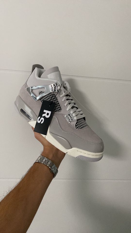 Air Jordan 4 Retro Frozen Moments (W) / EU36-44.5 in Freiburg im Breisgau