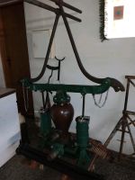 Rustikale alte Zweikolben Pumpe Sachsen - Marienberg Vorschau