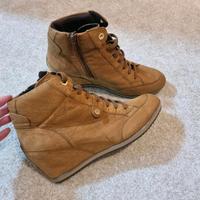 Geox Plateau Keilabsatz braun Winterboots Stiefelette Gr 41 Niedersachsen - Westerstede Vorschau